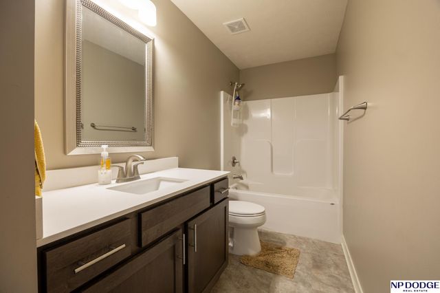 2600 W B Street, Lincoln, NE 68522
