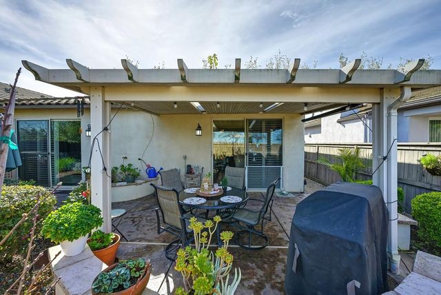 2217 Ryedale Ln, Sacramento, CA 95835