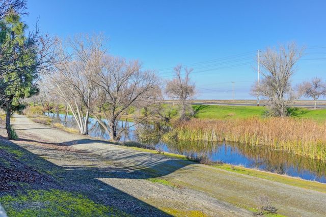 2217 Ryedale Ln, Sacramento, CA 95835