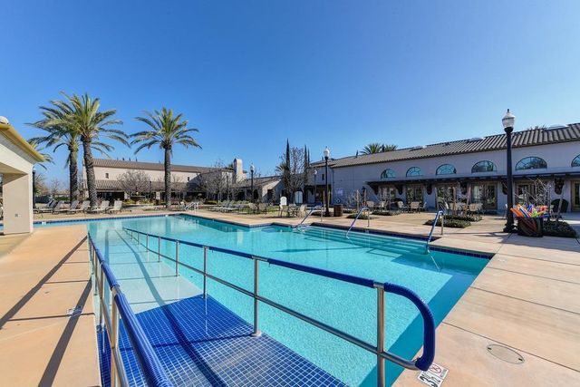 2217 Ryedale Ln, Sacramento, CA 95835