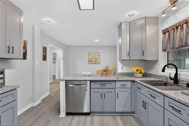 166 Beechmont DR, Newport News, VA 23608