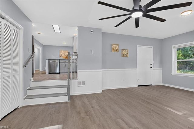166 Beechmont DR, Newport News, VA 23608