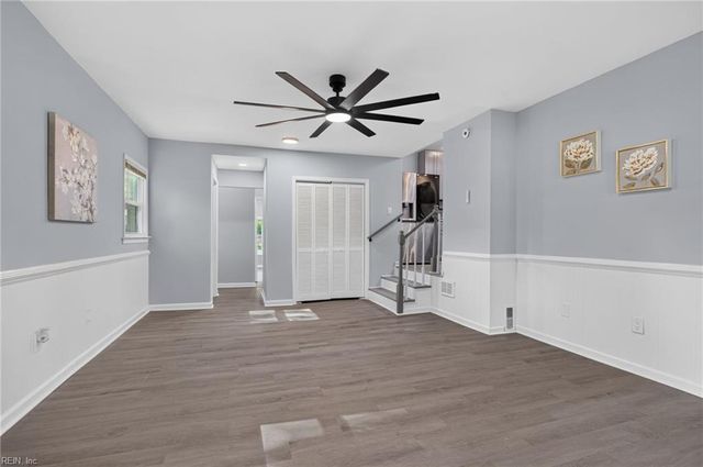 166 Beechmont DR, Newport News, VA 23608