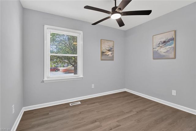 166 Beechmont DR, Newport News, VA 23608