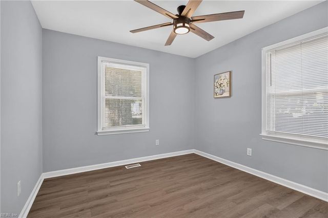 166 Beechmont DR, Newport News, VA 23608