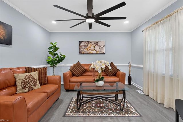 166 Beechmont DR, Newport News, VA 23608