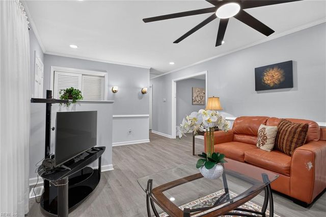 166 Beechmont DR, Newport News, VA 23608