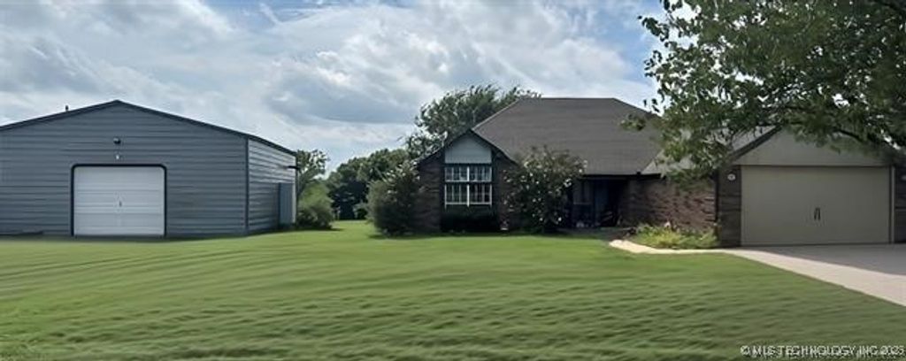 10922 E Canyon Oaks Boulevard, Claremore, OK 74017