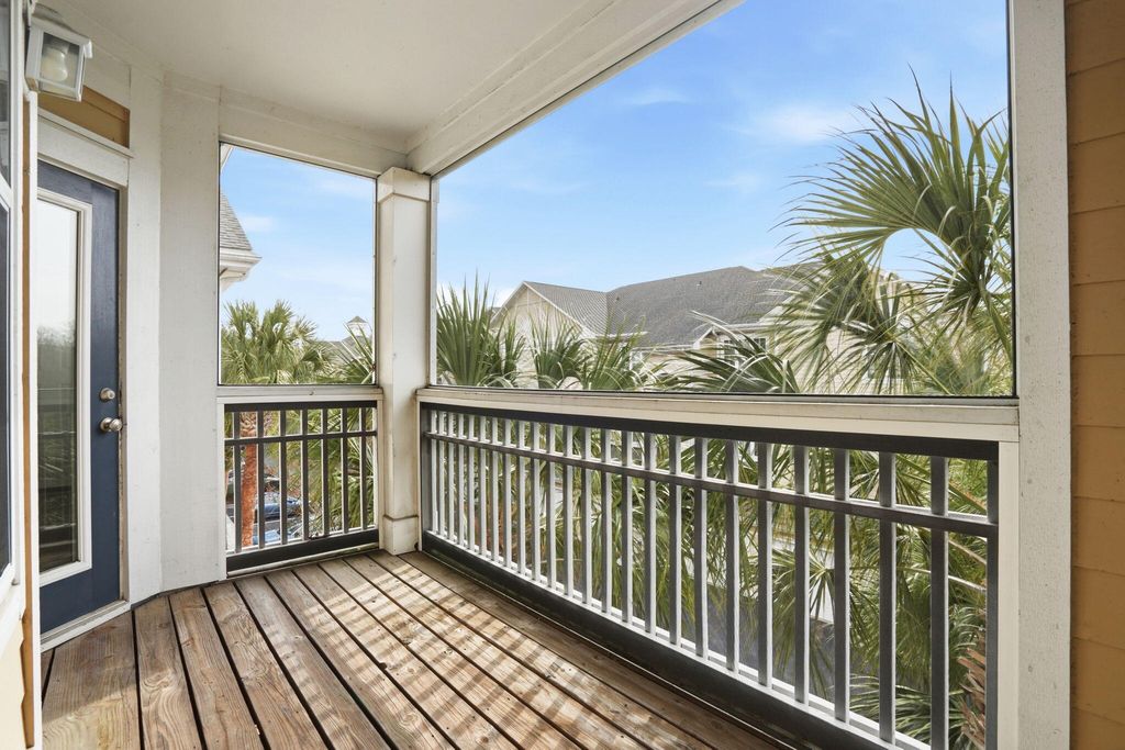 Image 12 of property listing at 600 Bucksley Lane 305, Charleston, SC 29492