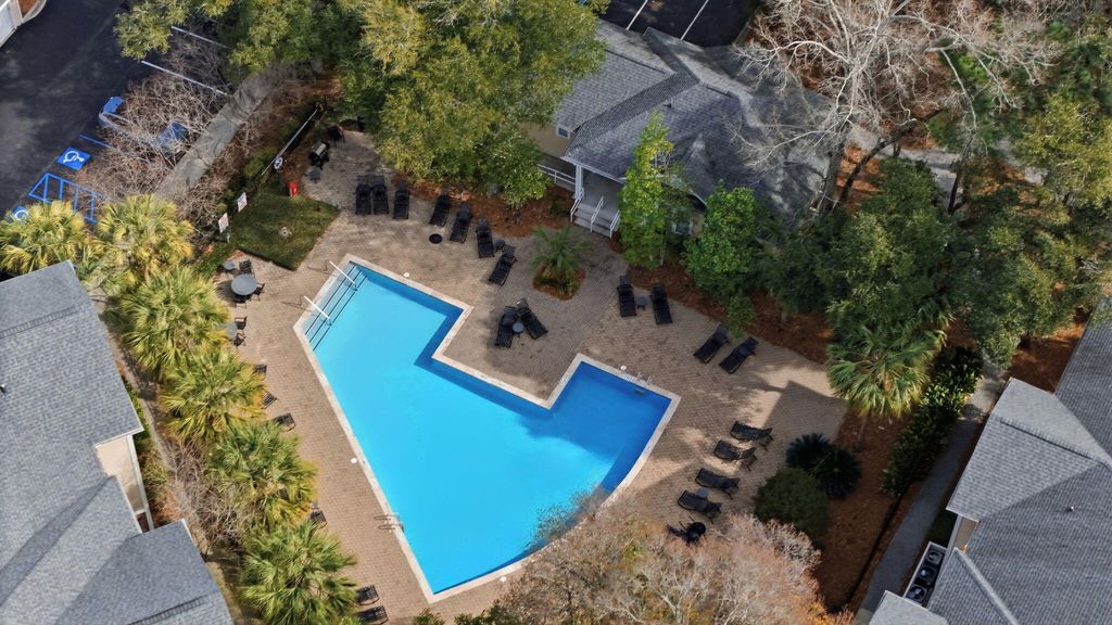 Image 17 of property listing at 600 Bucksley Lane 305, Charleston, SC 29492