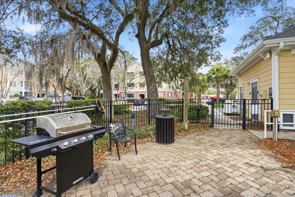 Image 19 of property listing at 600 Bucksley Lane 305, Charleston, SC 29492