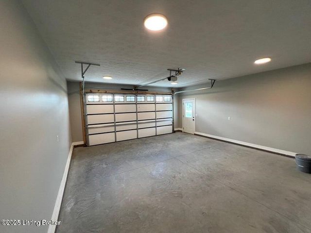 217 Open Meadow Dr, Bardstown, KY 40004