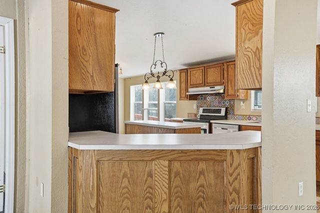 13706 Peabody Drive, Glenpool, OK 74033