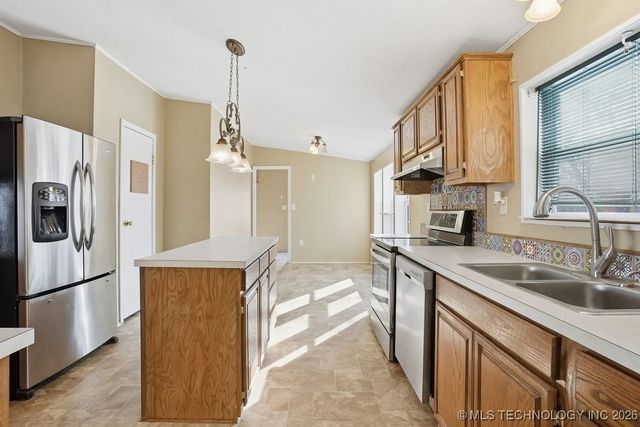 13706 Peabody Drive, Glenpool, OK 74033