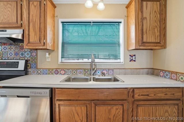 13706 Peabody Drive, Glenpool, OK 74033