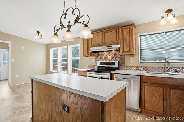 13706 Peabody Drive, Glenpool, OK 74033