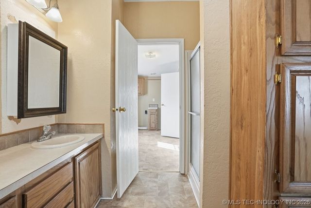 13706 Peabody Drive, Glenpool, OK 74033