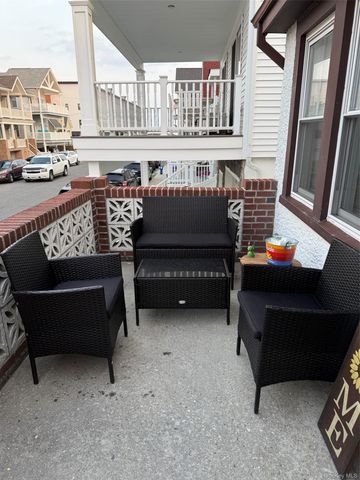 27 Illinois Avenue, Long Beach, NY 11561