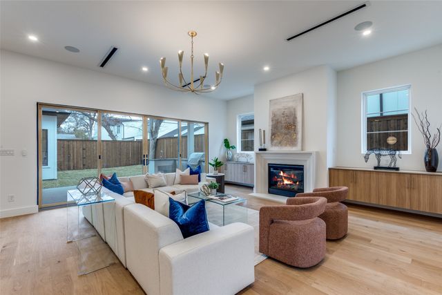 3733 Manana Drive, Dallas, TX 75220