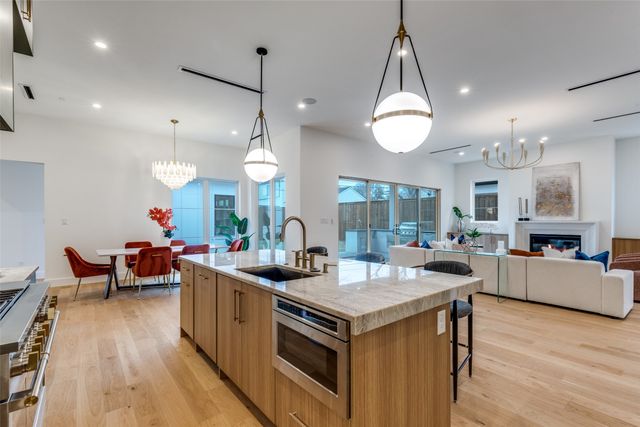 3733 Manana Drive, Dallas, TX 75220