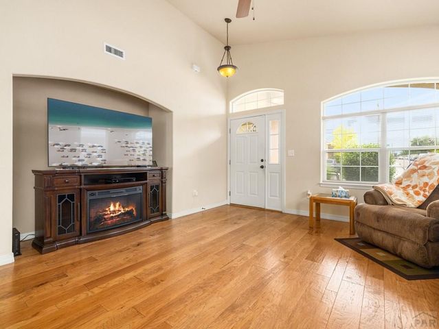 4911 Applecrest Dr., Pueblo, CO 81005