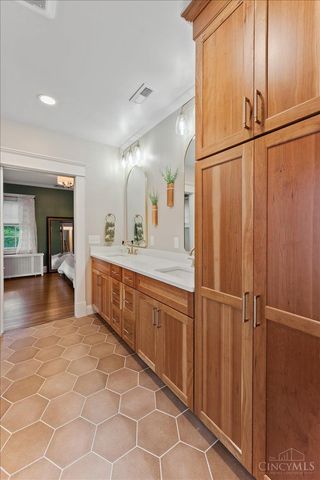 3940 Red Bud Avenue, Cincinnati, OH 45229