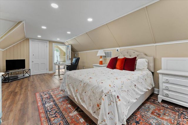 3940 Red Bud Avenue, Cincinnati, OH 45229