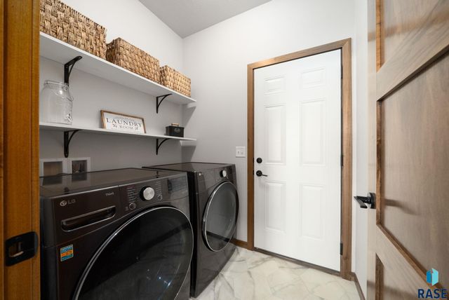 8133 E Tencate Pl Place, Sioux Falls, SD 57110