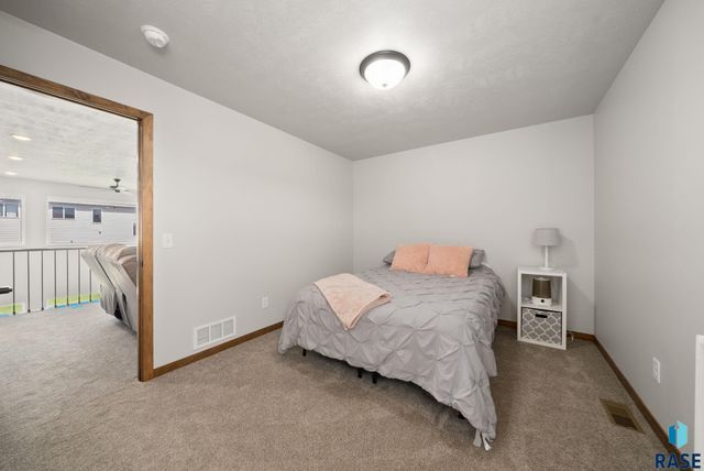 8133 E Tencate Pl Place, Sioux Falls, SD 57110