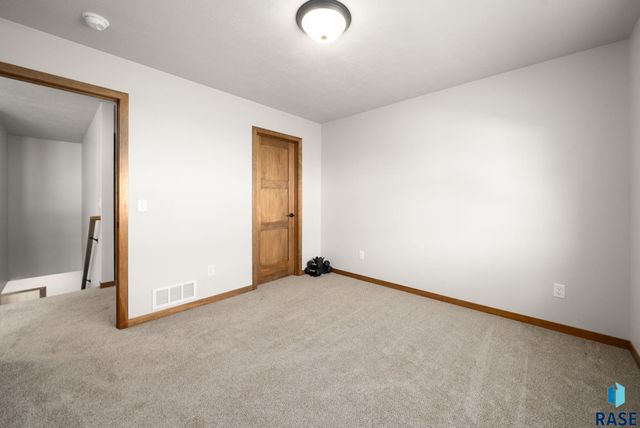 8133 E Tencate Pl Place, Sioux Falls, SD 57110