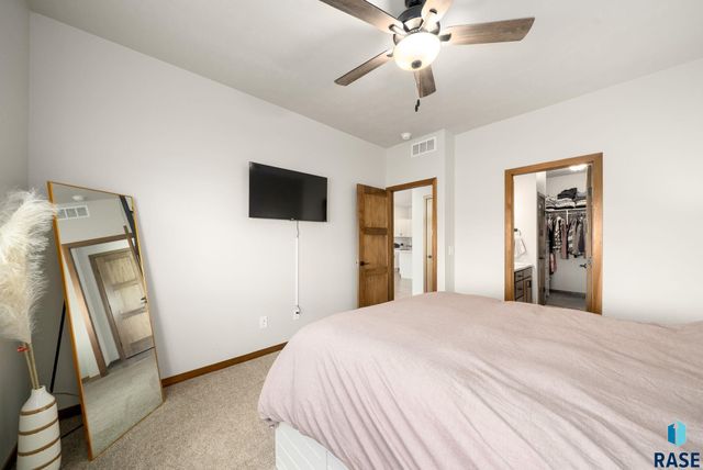 8133 E Tencate Pl Place, Sioux Falls, SD 57110