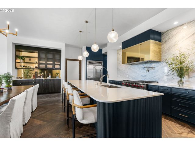 21 D Ave 3, Lake Oswego, OR 97034