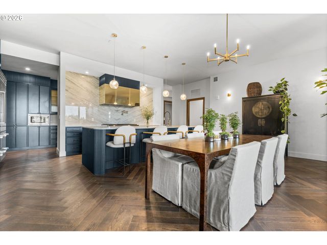 21 D Ave 3, Lake Oswego, OR 97034