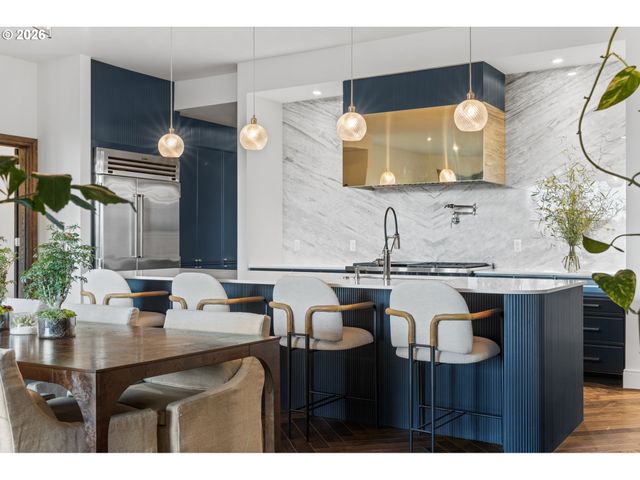 21 D Ave 3, Lake Oswego, OR 97034