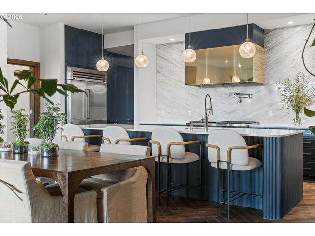 21 D Ave 3, Lake Oswego, OR 97034