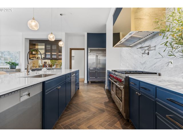 21 D Ave 3, Lake Oswego, OR 97034