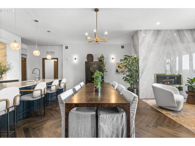 21 D Ave 3, Lake Oswego, OR 97034