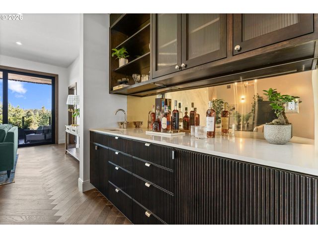 21 D Ave 3, Lake Oswego, OR 97034