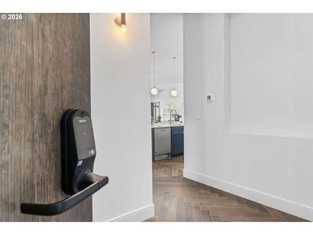 21 D Ave 3, Lake Oswego, OR 97034