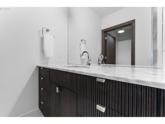 21 D Ave 3, Lake Oswego, OR 97034