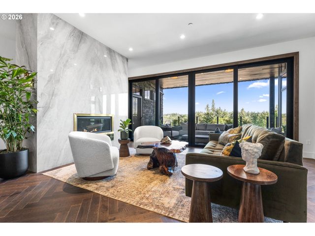 21 D Ave 3, Lake Oswego, OR 97034