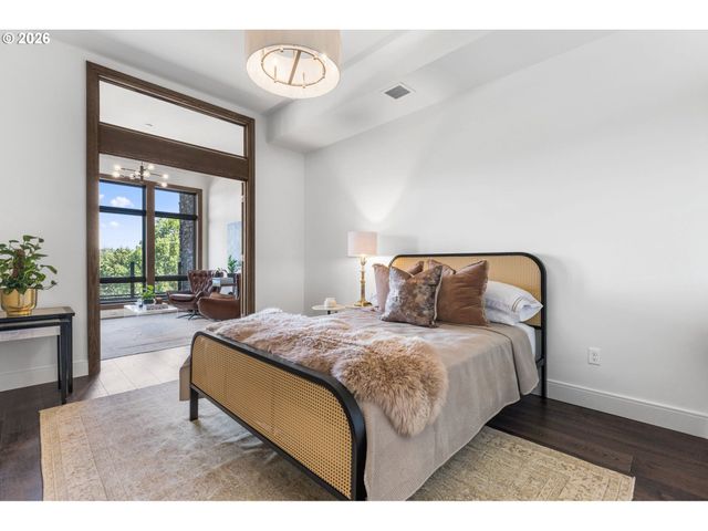 21 D Ave 3, Lake Oswego, OR 97034