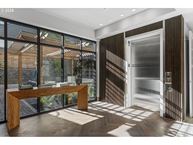 21 D Ave 3, Lake Oswego, OR 97034