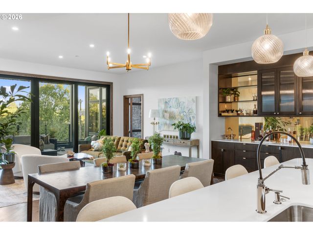 21 D Ave 3, Lake Oswego, OR 97034