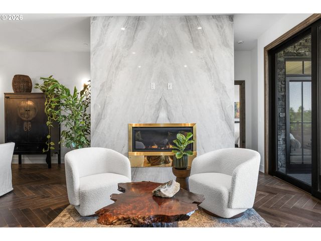 21 D Ave 3, Lake Oswego, OR 97034