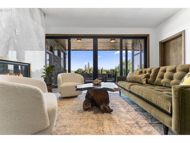 21 D Ave 3, Lake Oswego, OR 97034