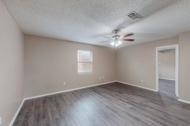 2124 Robinson Street, Irving, TX 75060