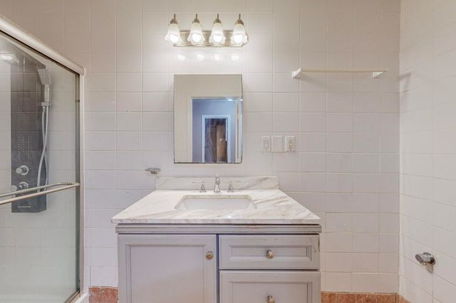 2124 Robinson Street, Irving, TX 75060