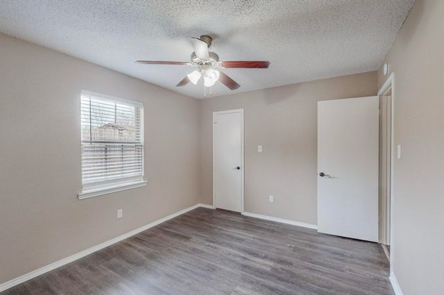 2124 Robinson Street, Irving, TX 75060