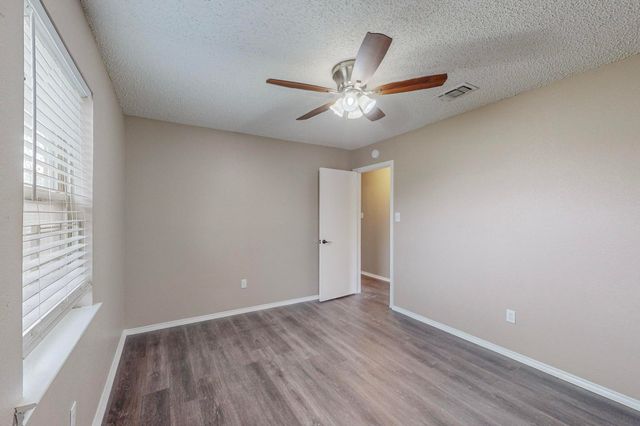 2124 Robinson Street, Irving, TX 75060